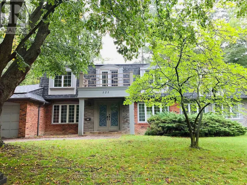 Detached at 121 CASTLE CRESCENT, Oakville