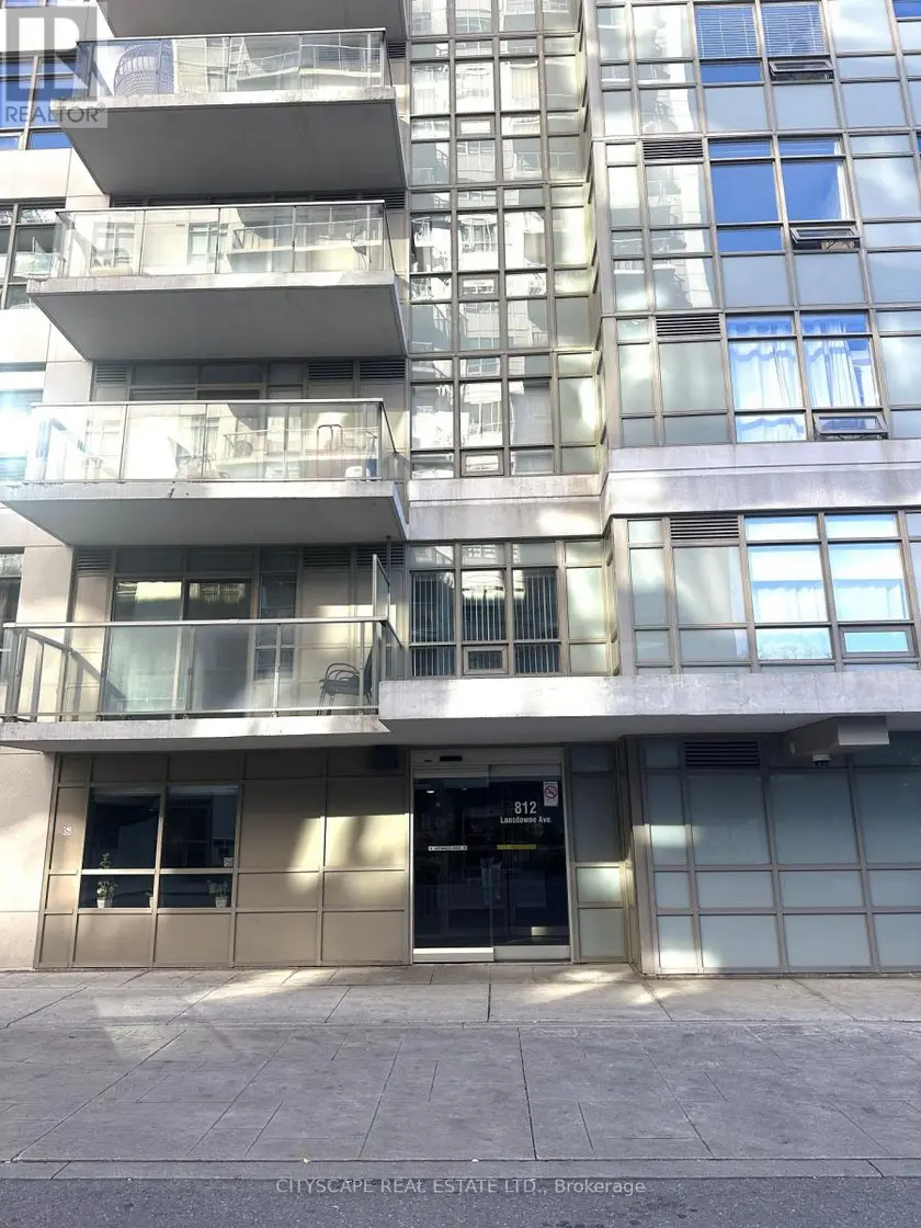 Apartment at 605 - 812 LANSDOWNE AVENUE, Toronto