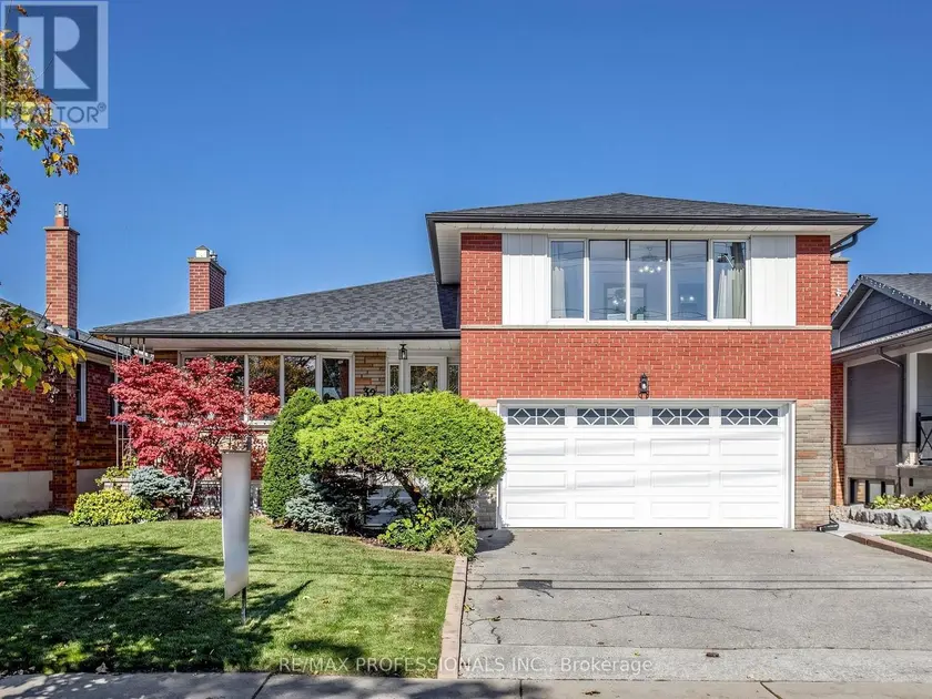 Detached at 32 SUMMITCREST DRIVE, Toronto