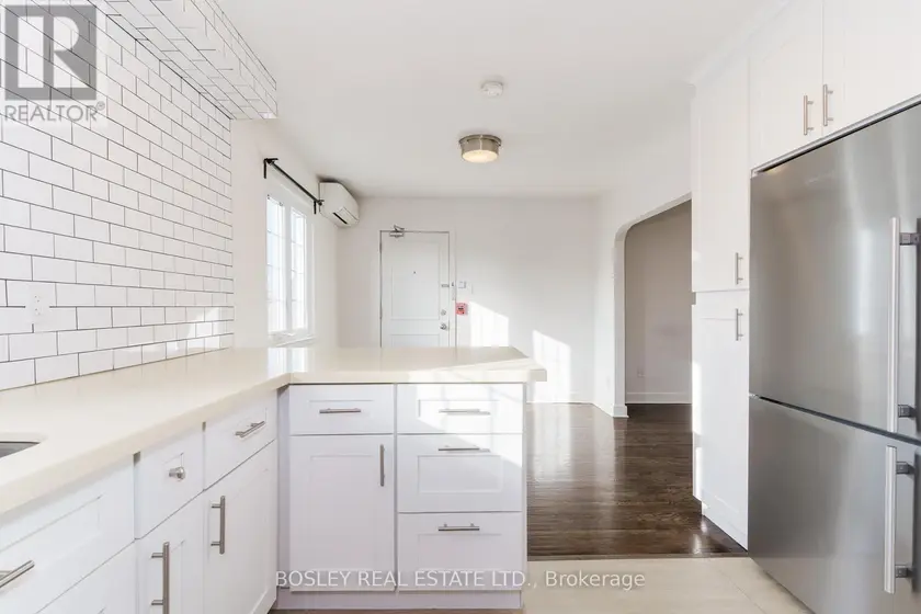 Multiplex at 5 - 308 S KINGSWAY ROAD, Toronto