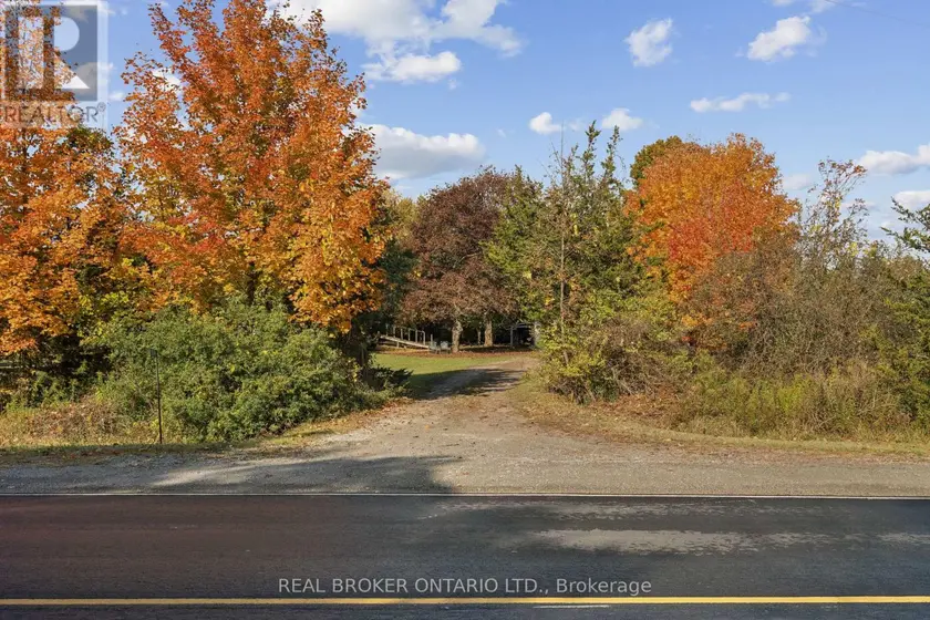 Detached at 5649 25 SIDE ROAD, Milton