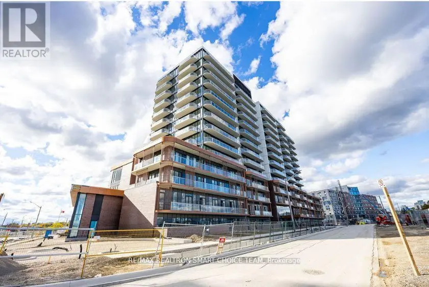 Apartment at 1316 - 220 MISSINNIHE WAY, Mississauga