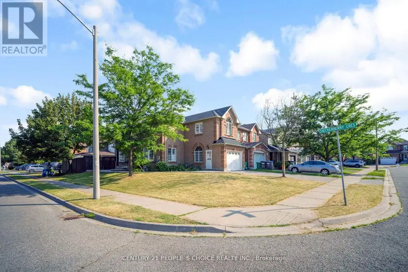 Detached at 2 CHECKERBERRY CRESCENT, Brampton