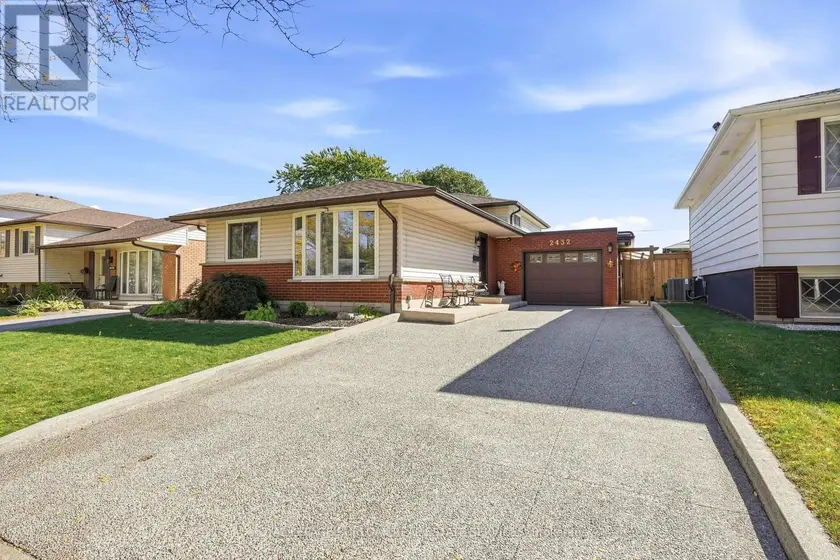 Detached at 2432 CYPRUS AVENUE, Burlington
