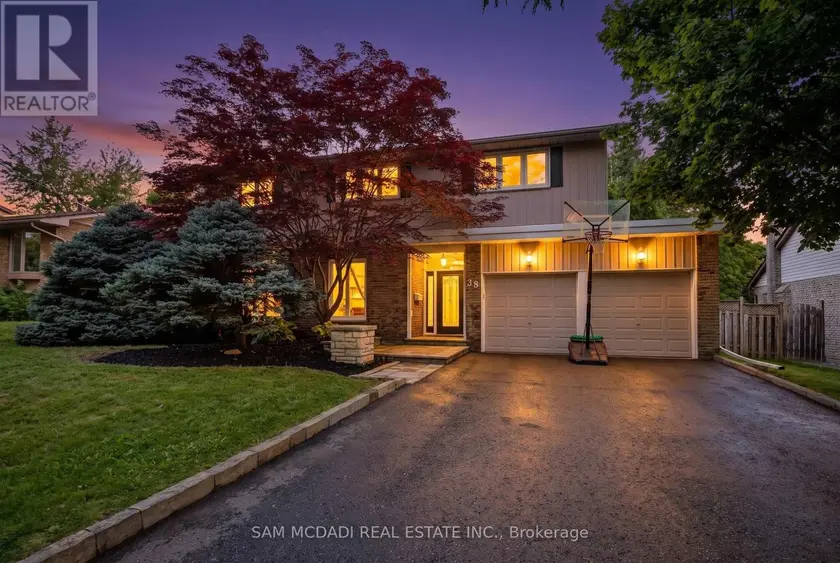 Detached at 38 KENNINGHALL BOULEVARD, Mississauga