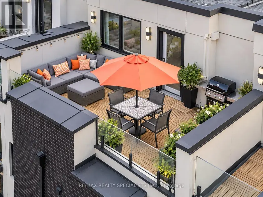 Townhouse at 5 - 24 FIELDWAY ROAD, Toronto