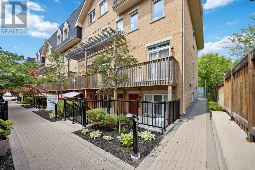 Townhouse at 121 - 380 HOPEWELL AVENUE, Toronto