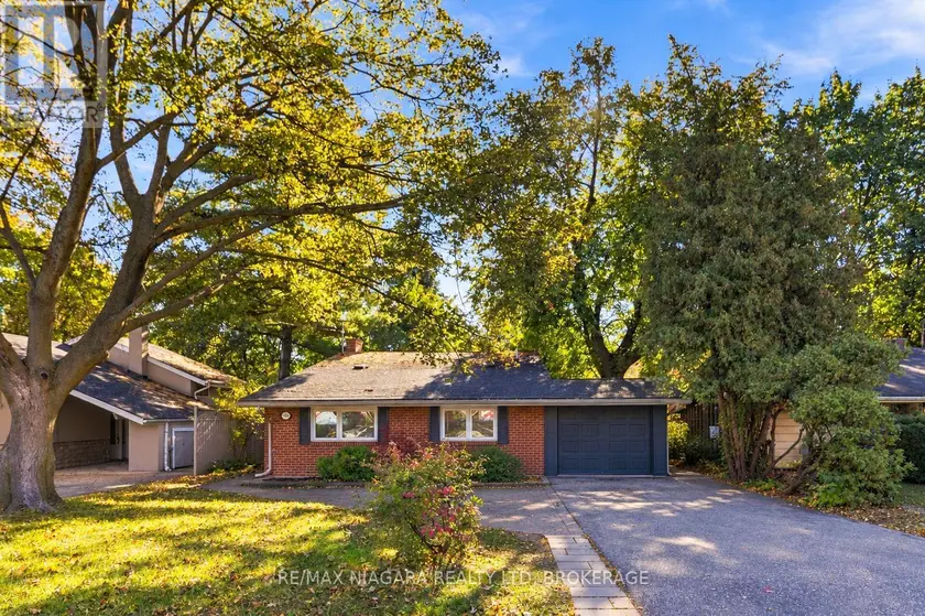 Detached at MAIN - 1852 TRUSCOTT DRIVE, Mississauga