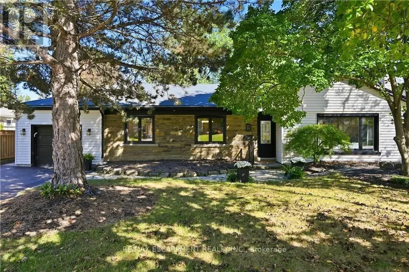 Detached at 869 CONDOR DRIVE, Burlington