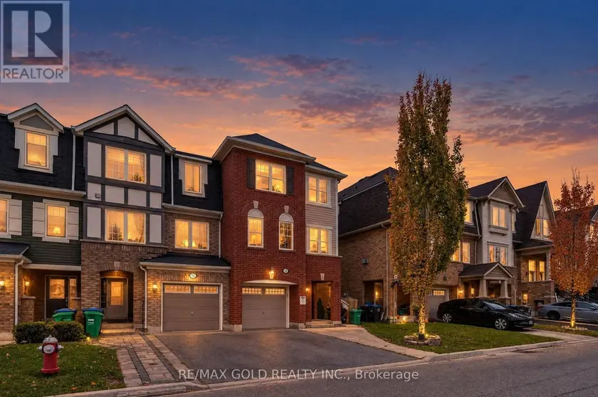 Townhouse at 14 MEMORY LANE, Brampton
