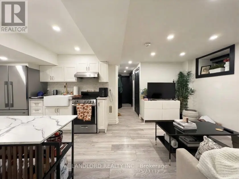 Multiplex at 4 - 121 SORAUREN AVENUE, Toronto