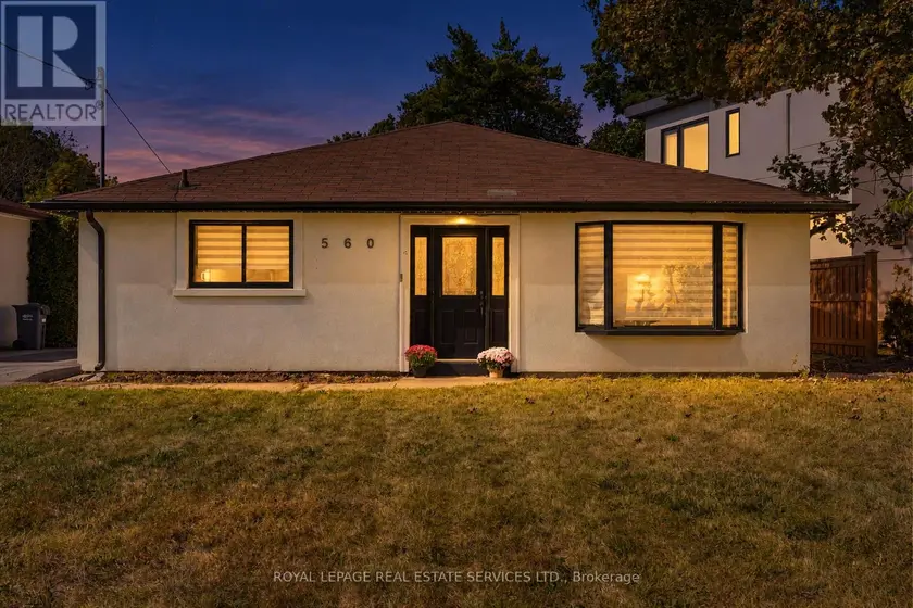 Detached at 560 STONECLIFFE ROAD, Oakville