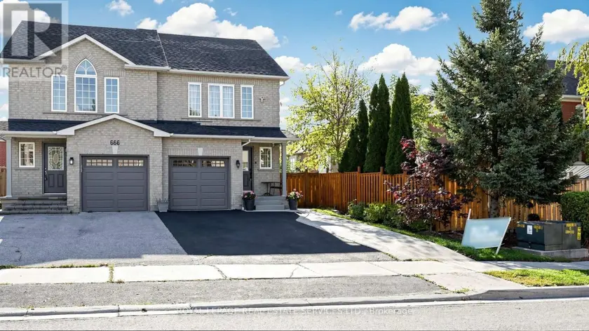 Semi-Detached/Link at 668 MADAME STREET, Mississauga