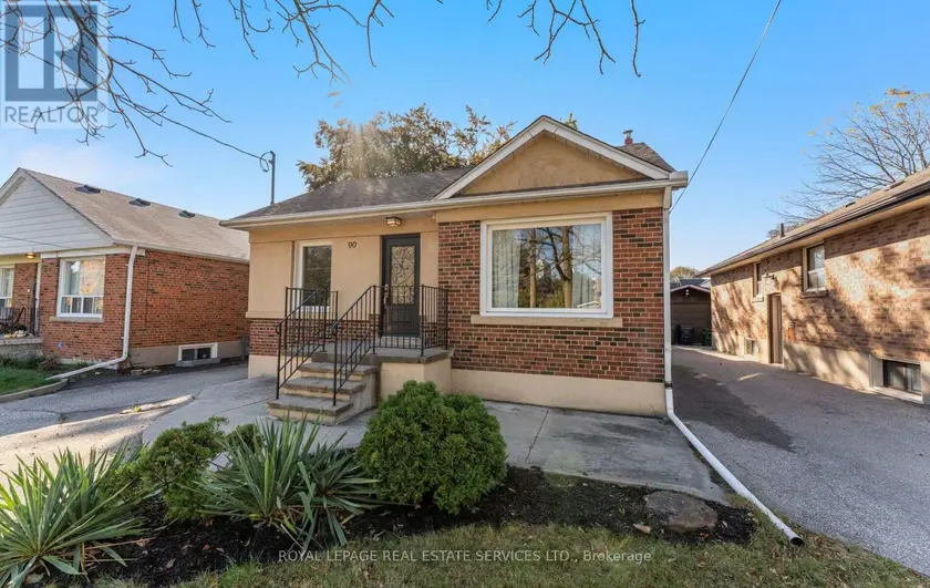 Detached at 90 SILVERHILL DRIVE, Toronto