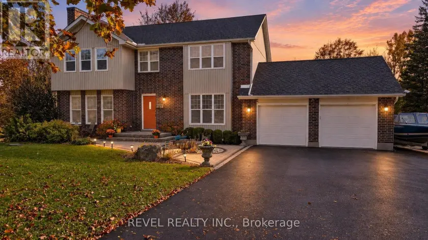 Detached at 2084 FIFTEENTH SIDE ROAD, Milton