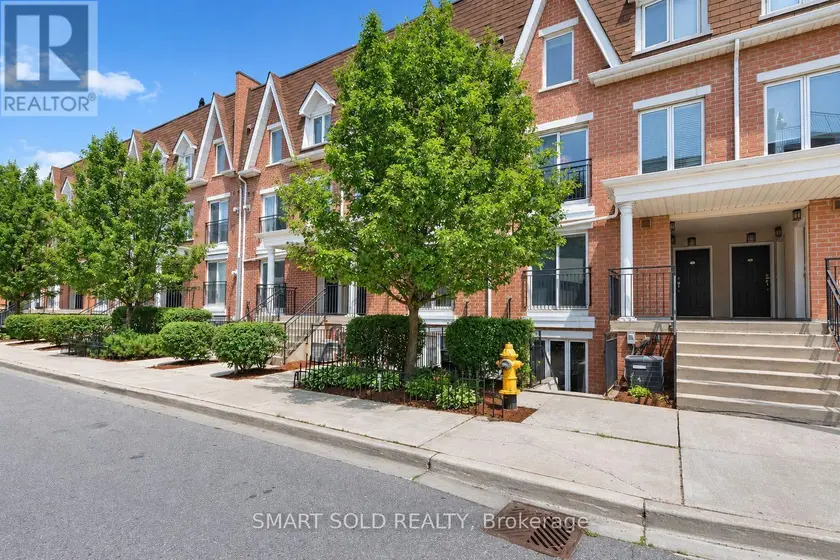 Townhouse at 608 - 15 LAIDLAW STREET, Toronto