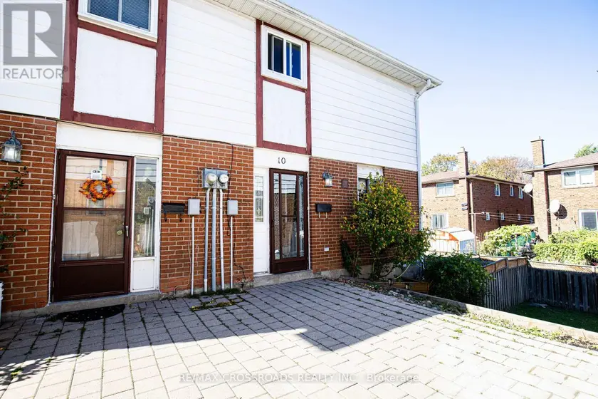 Townhouse at 23 - 10 BUR OAK WAY, Toronto