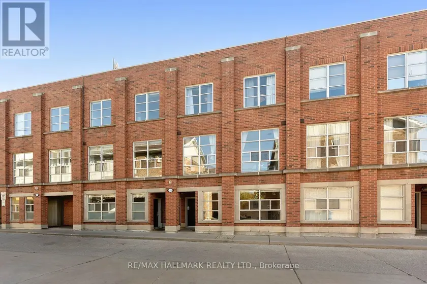Townhouse at 4 - 39 DEKOVEN MEWS, Toronto