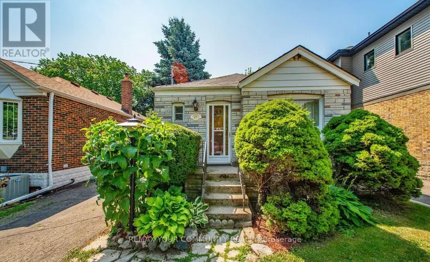 Detached at 27 STRUTHERS STREET, Toronto
