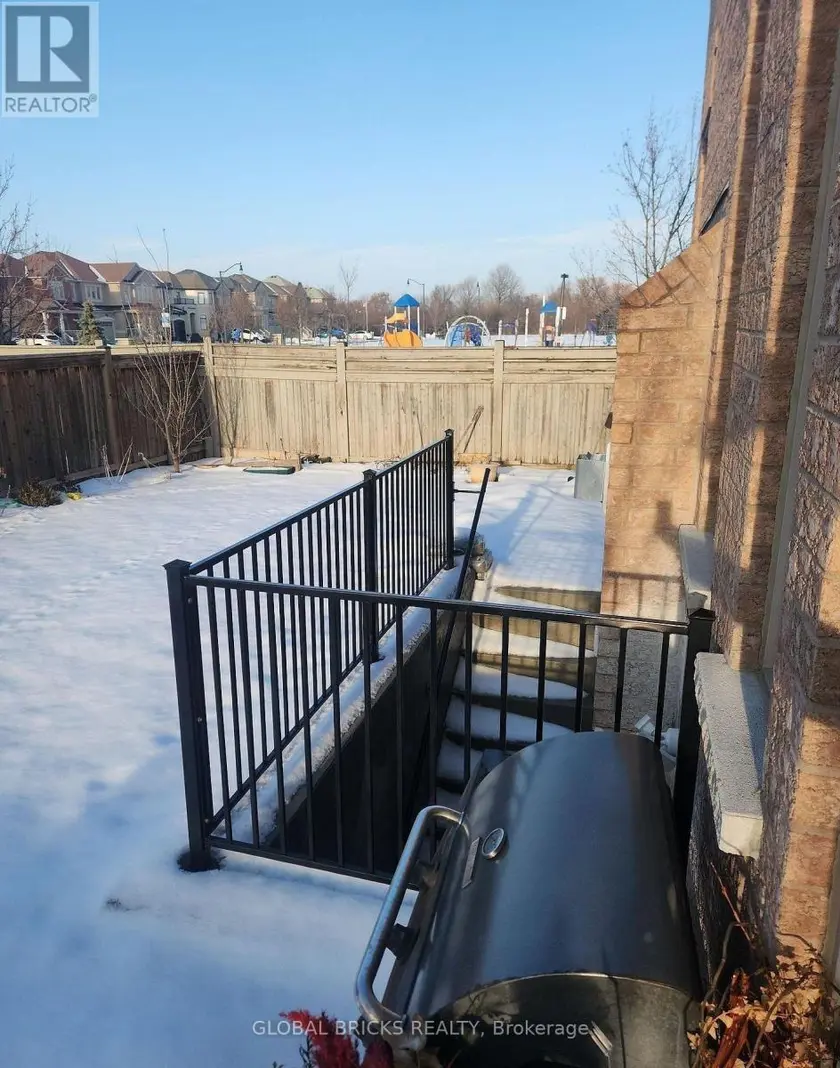 Detached at 34 PINESTAFF ROAD, Brampton