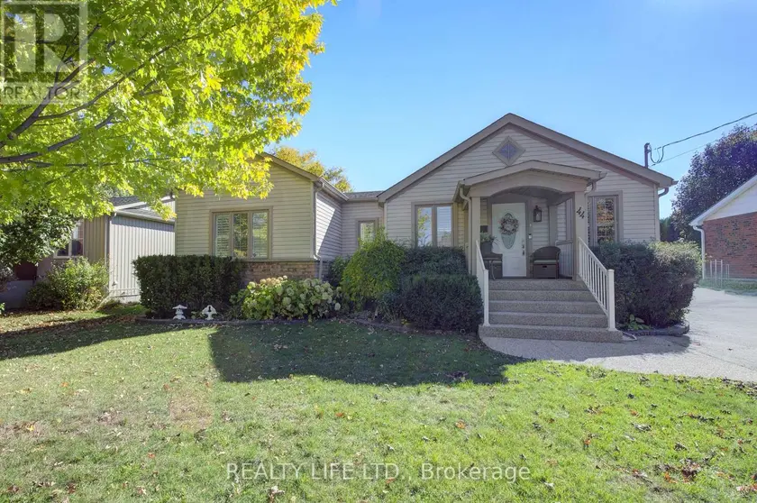 Detached at 44 MILES STREET, Milton