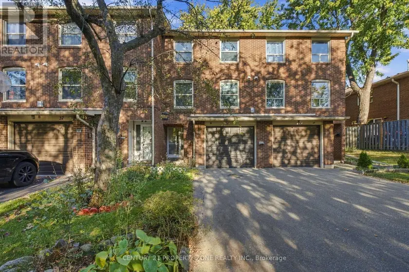 Townhouse at 38 EDEN PARK, Brampton
