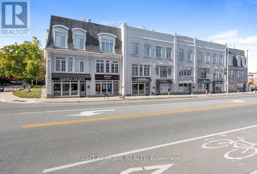 Townhouse at 5 - 121 LAKESHORE ROAD W, Oakville
