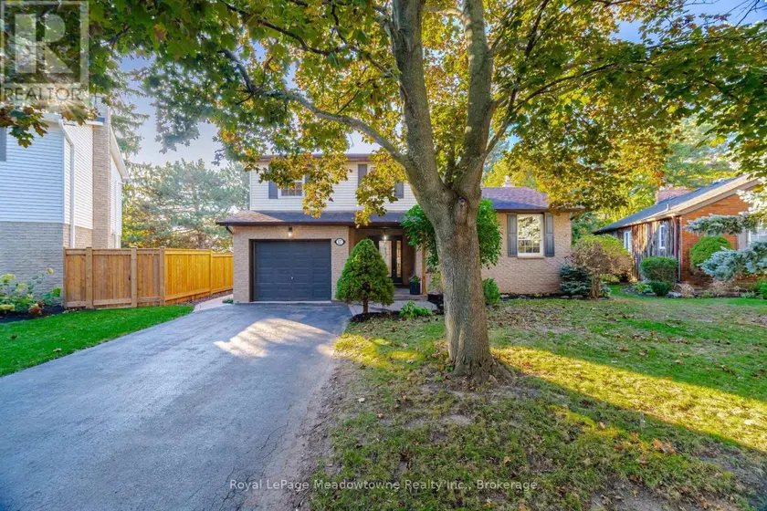 Detached at 322 KINGSWAY PLACE, Milton