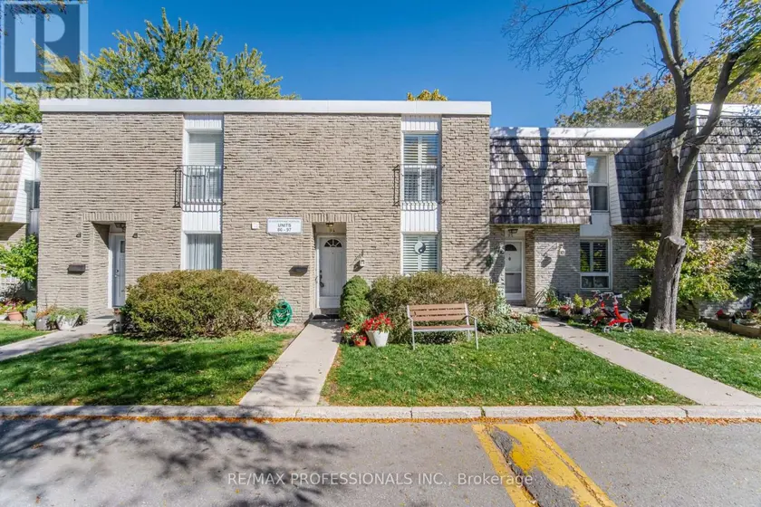 Townhouse at 94 - 65 OLD BURNHAMTHORPE ROAD, Toronto