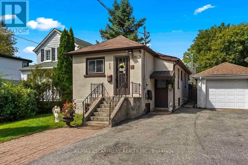 Detached at 253 EAGLEWOOD BOULEVARD, Mississauga