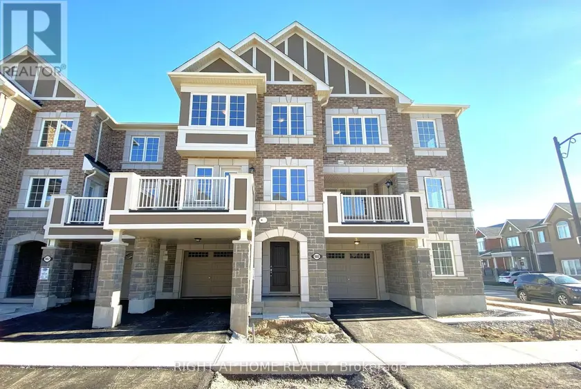 Townhouse at 980 ALDER GATE, Milton