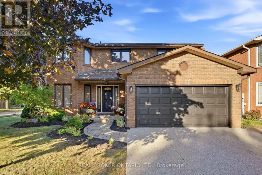 Detached at 551 KASTELIC PLACE, Burlington