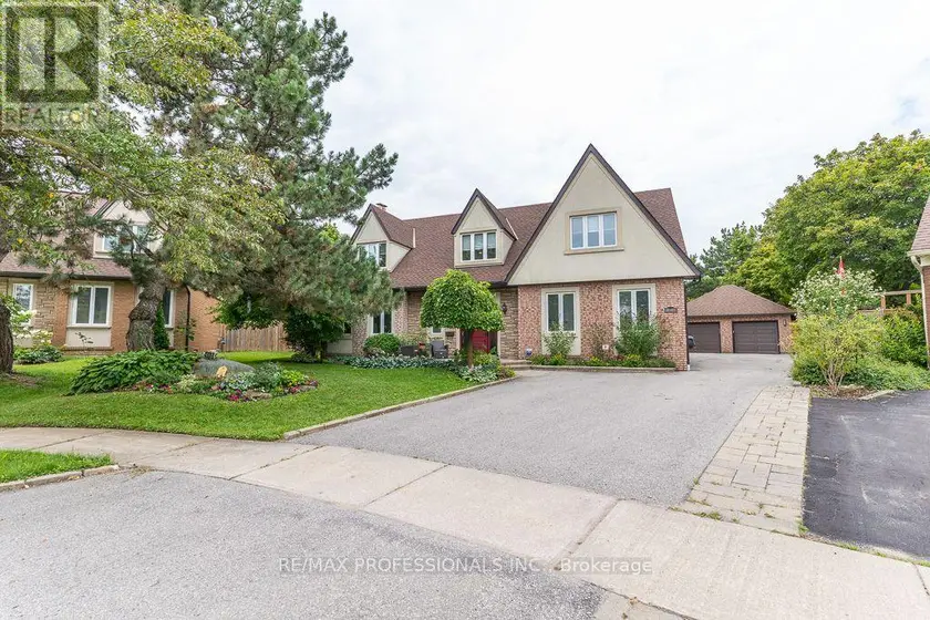 Detached at 2604 BARRISDALE COURT, Mississauga