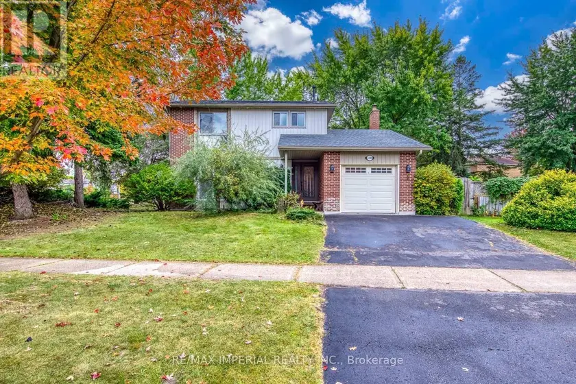 Detached at 6100 WABUKAYNE COURT, Mississauga