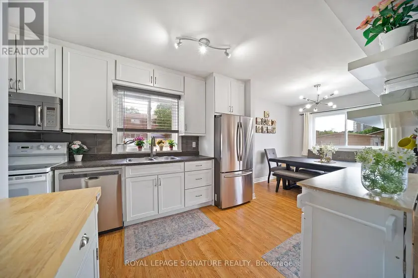 Townhouse at 2 - 2027 BLUEFIELDS DRIVE, Burlington
