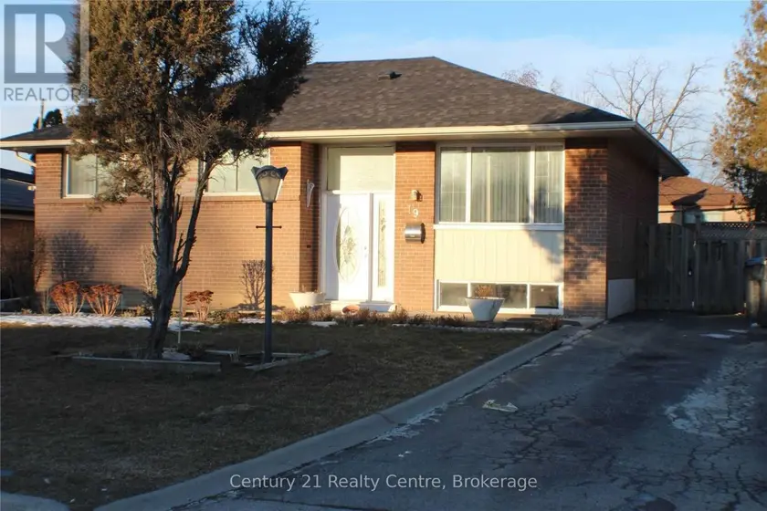 Detached at UPPER LVL - 19 ATHLONE AVENUE, Brampton