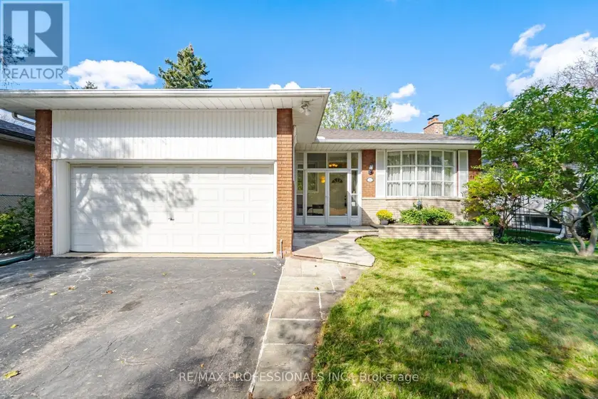 Detached at 14 STRATHDEE DRIVE, Toronto