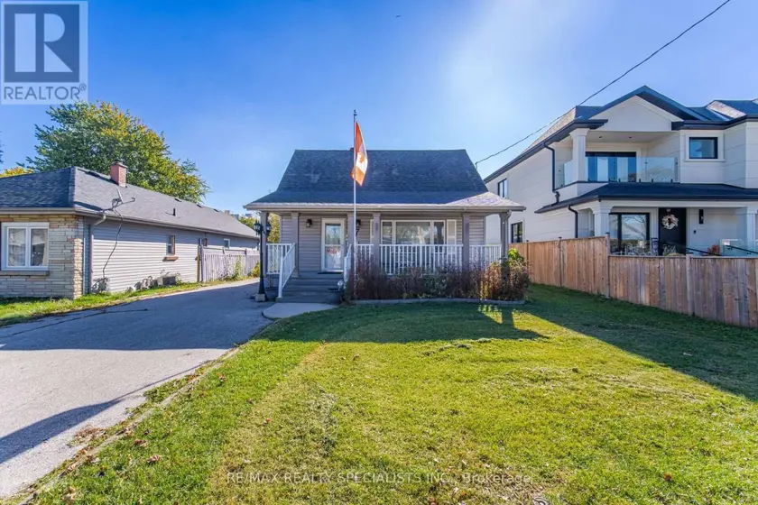Detached at 87 WOODWARD AVENUE, Brampton