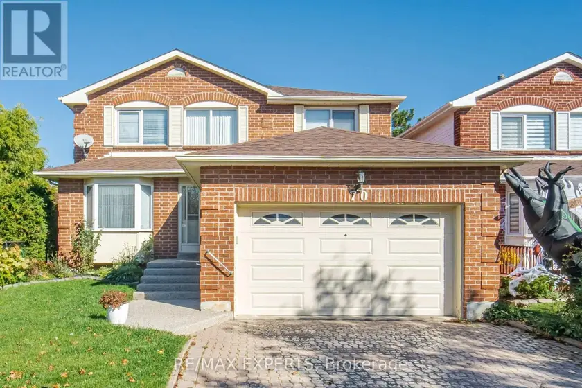 Detached at 70 PEELTON HEIGHTS, Brampton