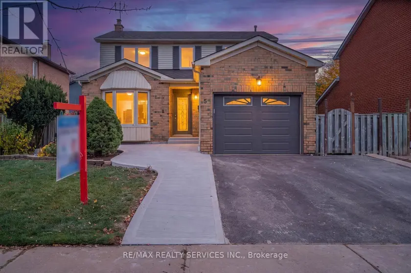 Detached at 5 NIMROD CRESCENT W, Brampton