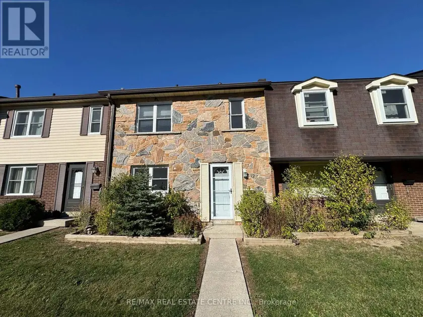 Townhouse at 12 - 2825 GANANOQUE DRIVE, Mississauga