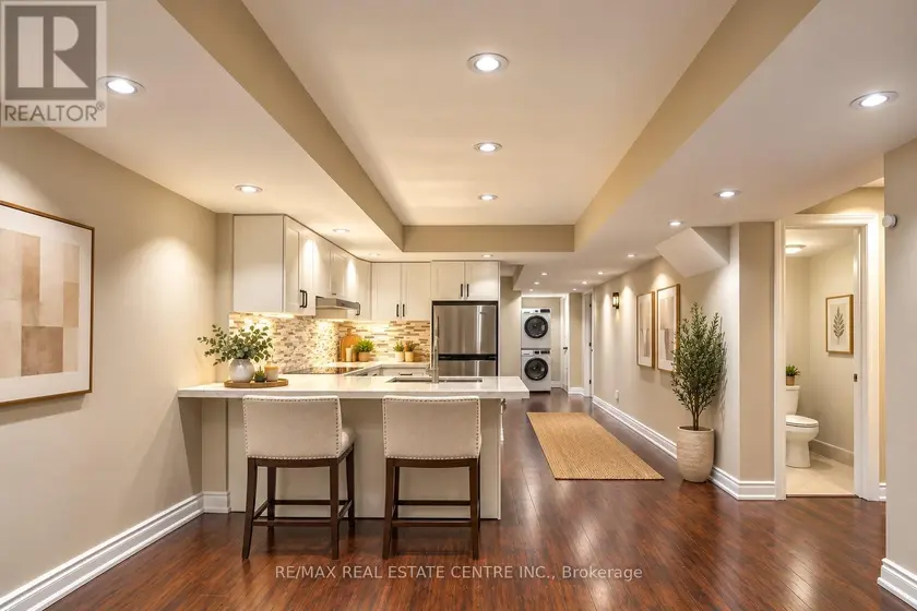 Detached at (LOWER) - 6393 SEAVER ROAD, Mississauga