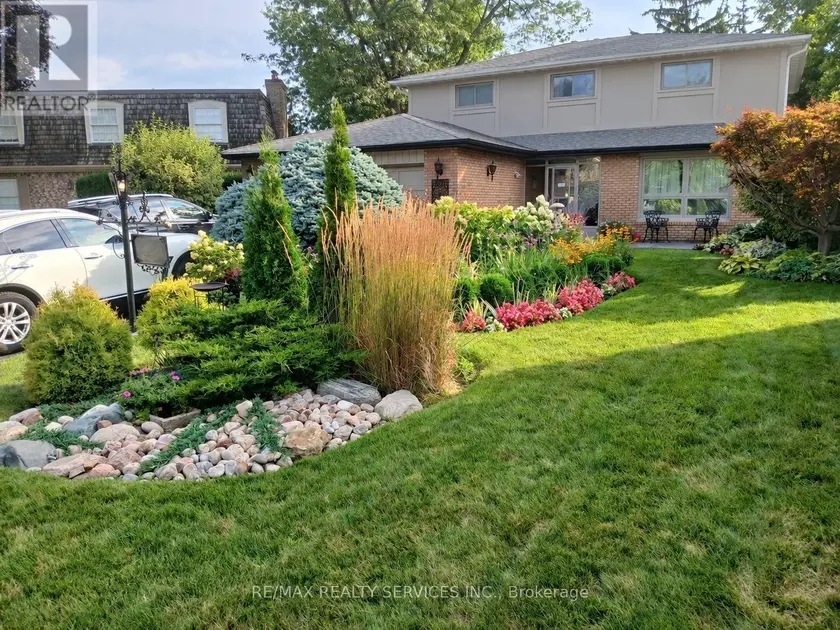 Detached at 15 PINE RIDGE LANE, Brampton