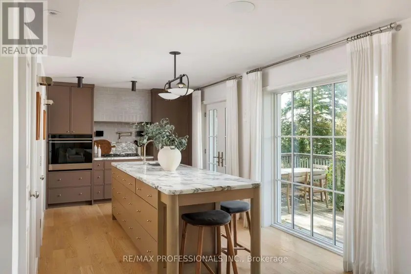 Detached at 8 GLENN MURRAY DRIVE, Toronto