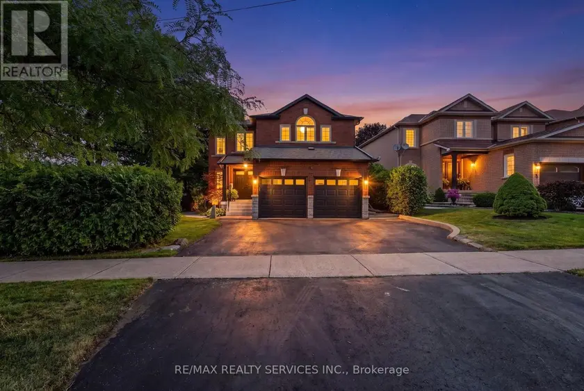Detached at 1 PLUMMER ROAD, Caledon