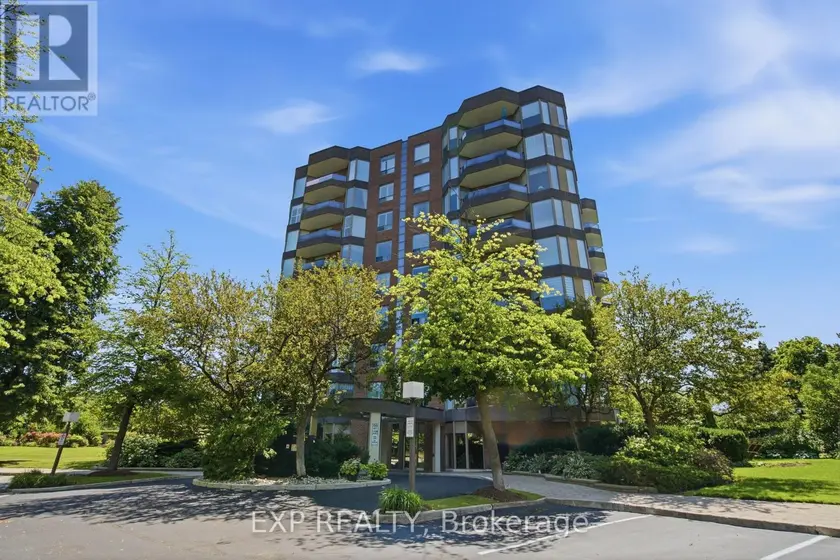 Apartment at 302 - 1903 PILGRIMS WAY, Oakville