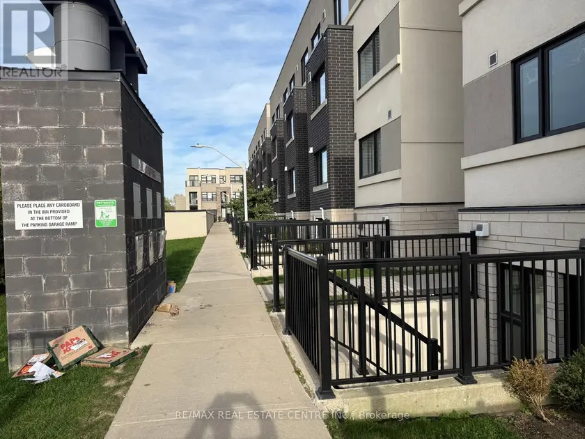 Townhouse at 214 - 1137 COOKE BOULEVARD, Burlington