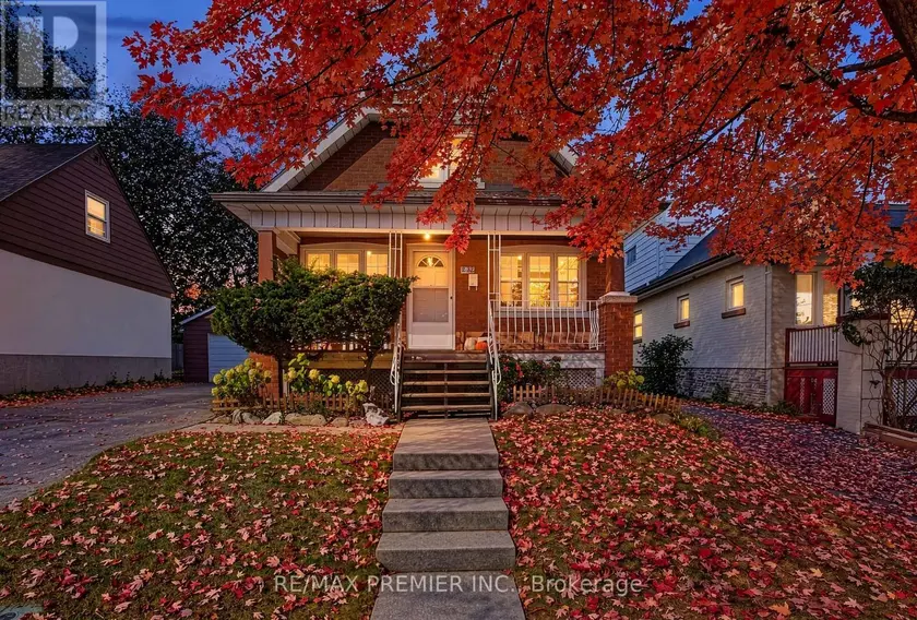 Detached at 232 JOHN STREET, Toronto