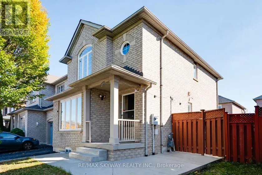 Semi-Detached/Link at 12 BARRIER REEF LANE, Brampton