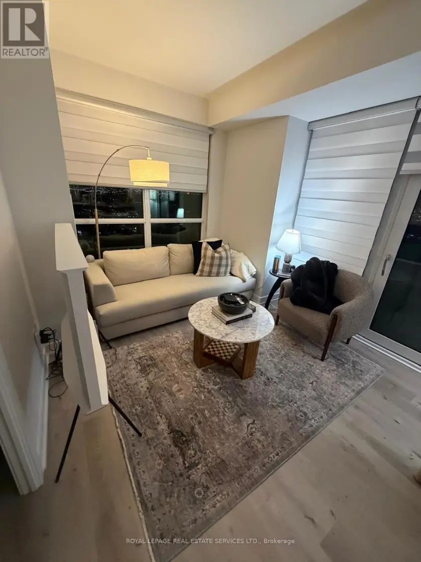 Apartment at 4111 - 430 SQUARE ONE DRIVE, Mississauga